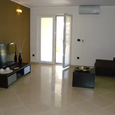 Apartment Vodnjan 1 דירה *